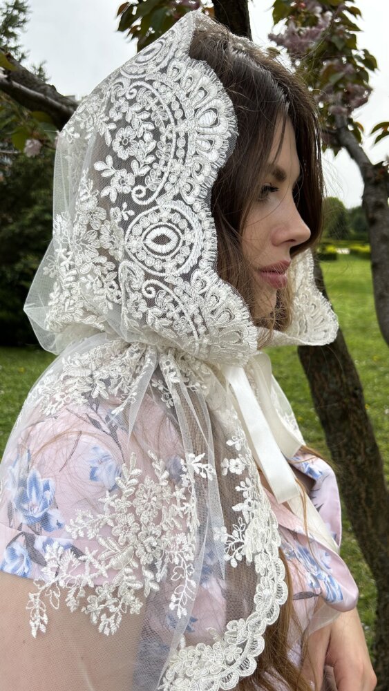 Подовжений палантин для храму «Milk Lace» з молочного гіпюру