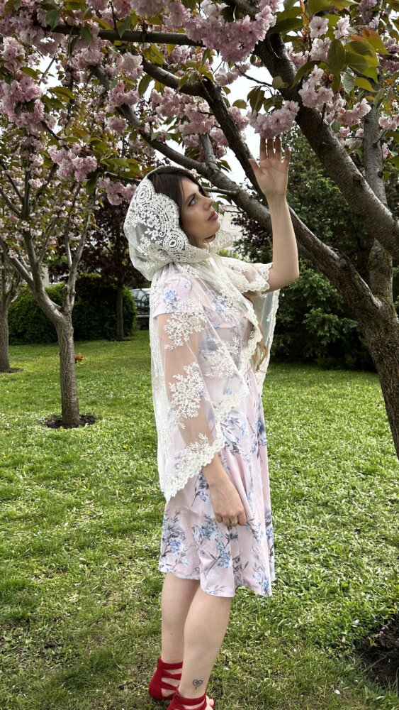 Подовжений палантин для храму «Milk Lace» з молочного гіпюру