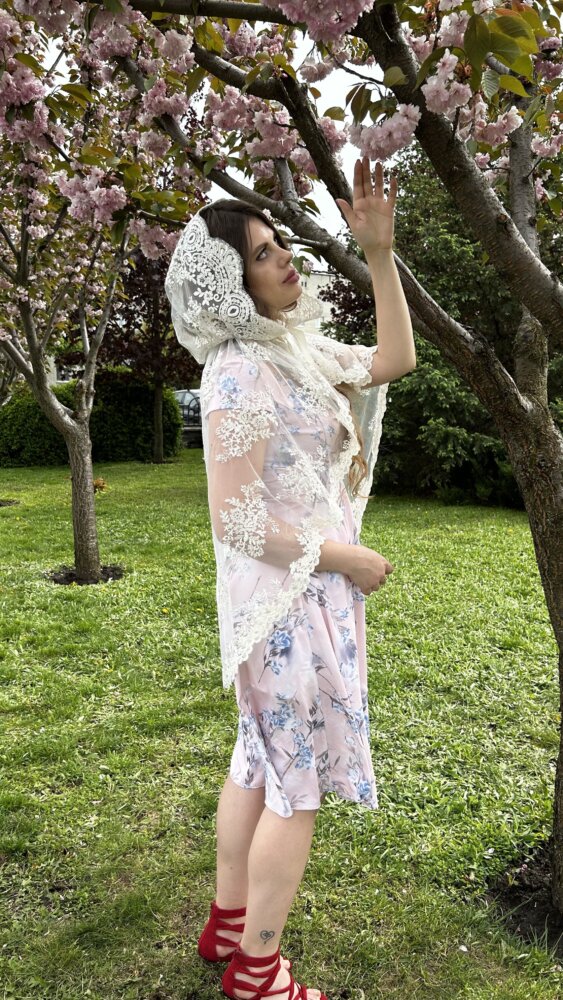 Подовжений палантин для храму «Milk Lace» з молочного гіпюру