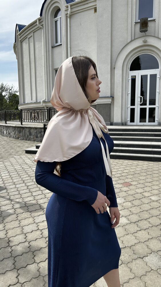 Бежевий шовковий палантин-капюшон для храму «Silk Elegance»