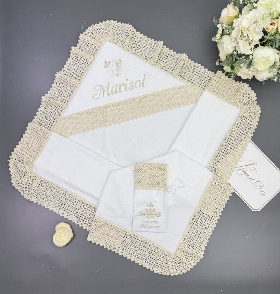 Хрестильний набір «Cream Lace Luxury»: крижма з велюр-махри та сатиновий мішечок