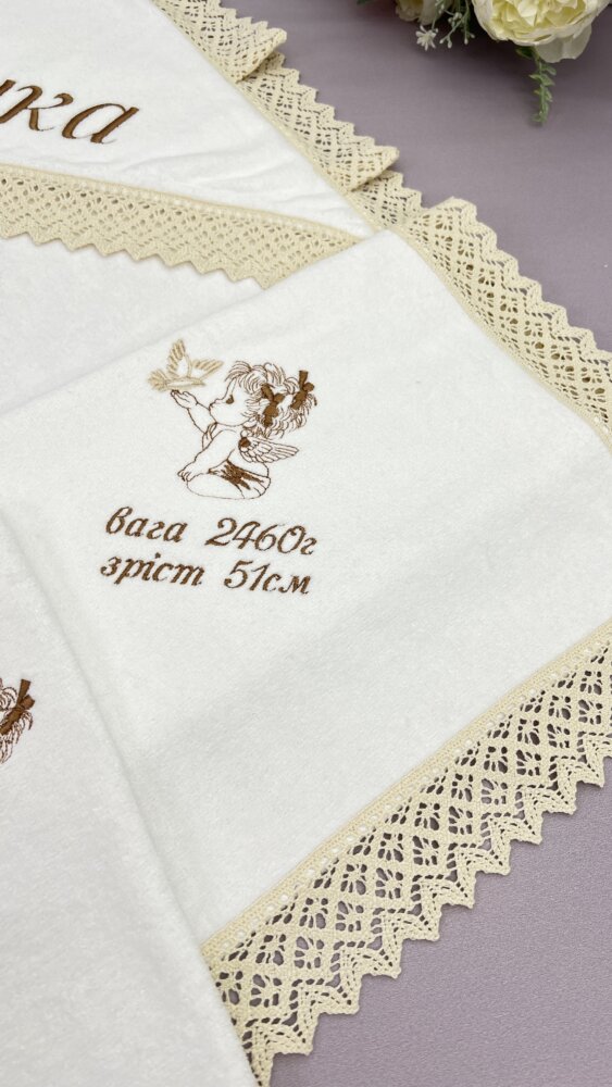 Эксклюзивная крыжма «Coffee & Cream» из велюр-махры и бежевого кружева.