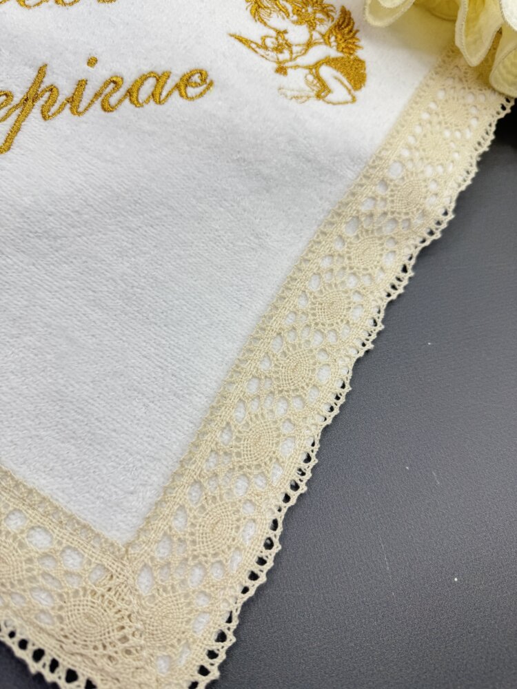 Крестильный набор «Ivory Grace»: велюровая крыжма и муслиновое платье с рюшами