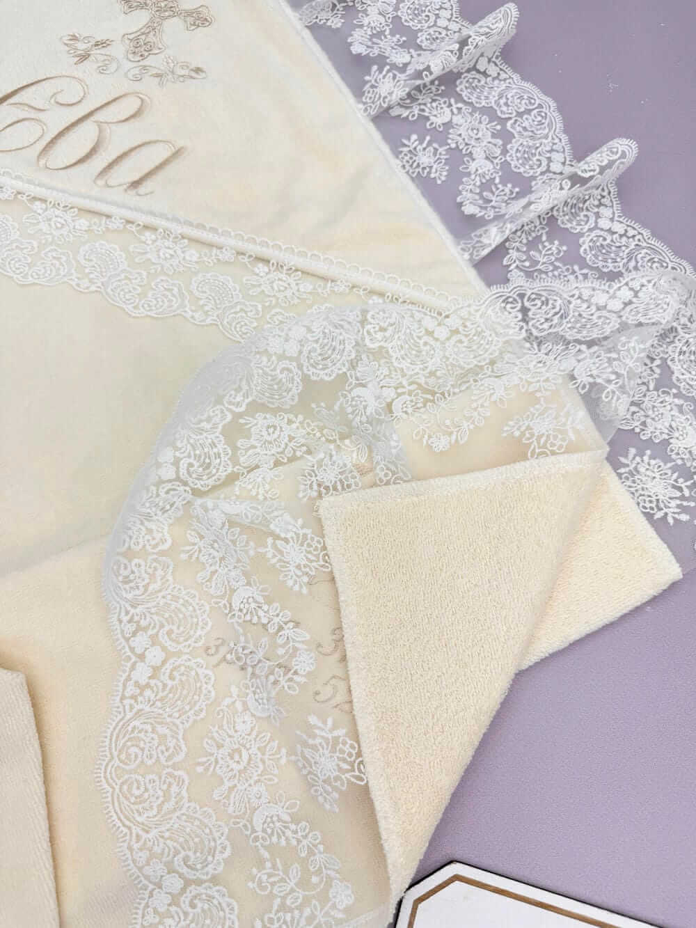 Именная крыжма «Королевская» с широким кружевом