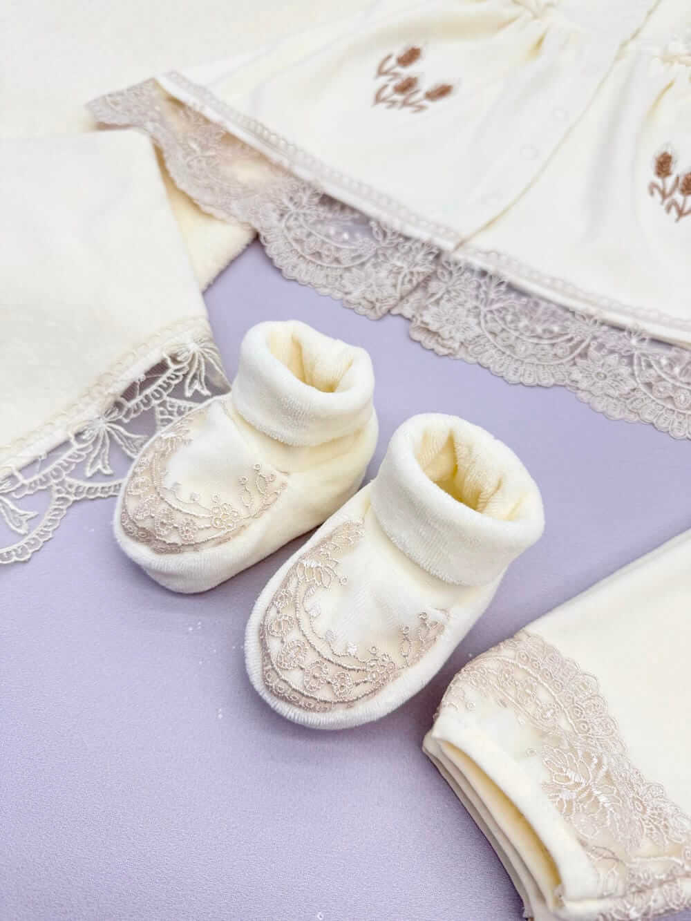 Полный крестильный набор для девочки «Нежный колосок»