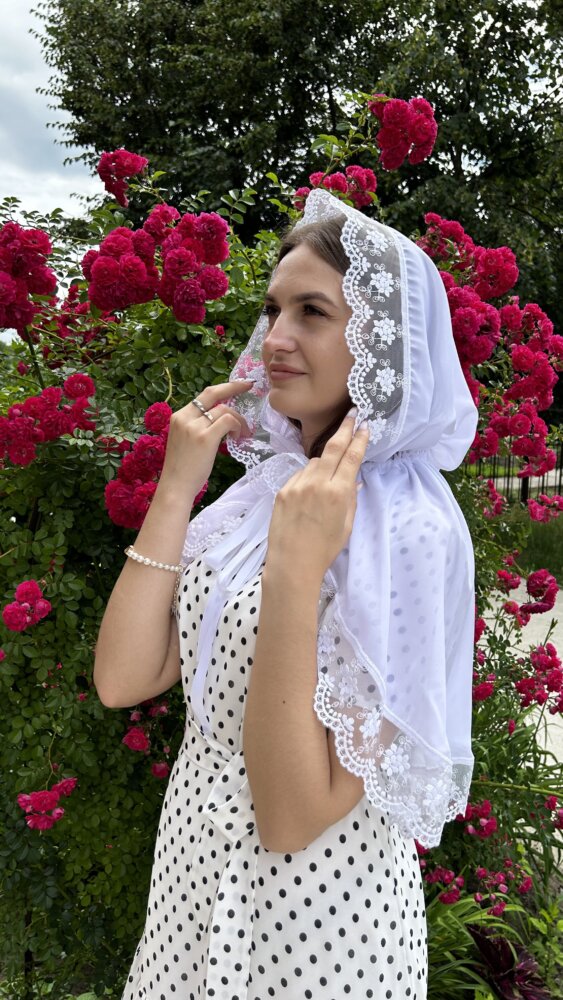 Білий палантин-капюшон для храму з шифону та турецького мережива