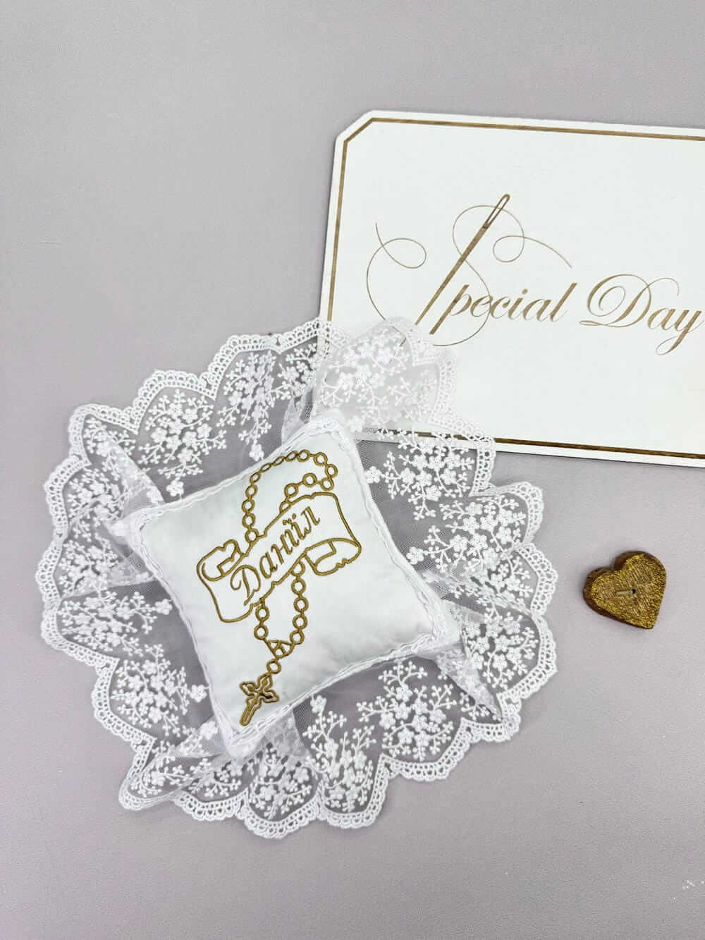 Подушечка под крестик для крещения «Святыня»