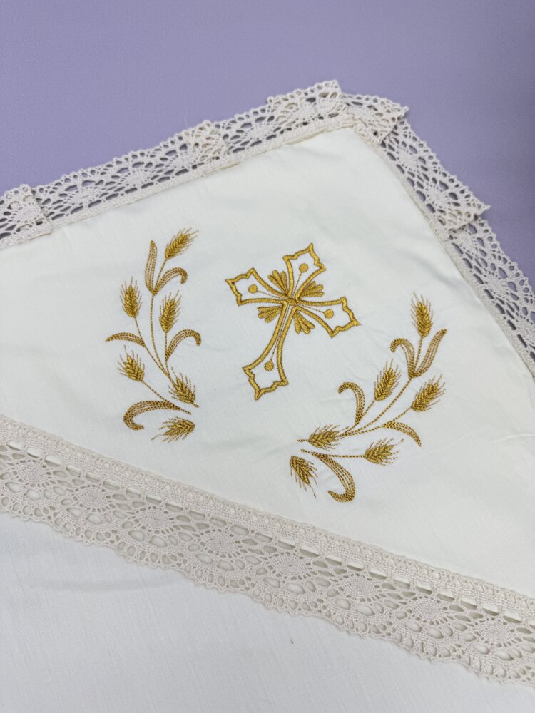 Роскошная сатиновая крыжма «Golden Ivory» с бежевым кружевом.