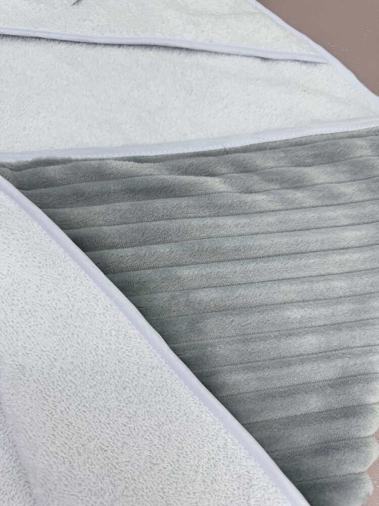 Утеплённая крыжма-плед «Silver Graphite» из махры и плюша