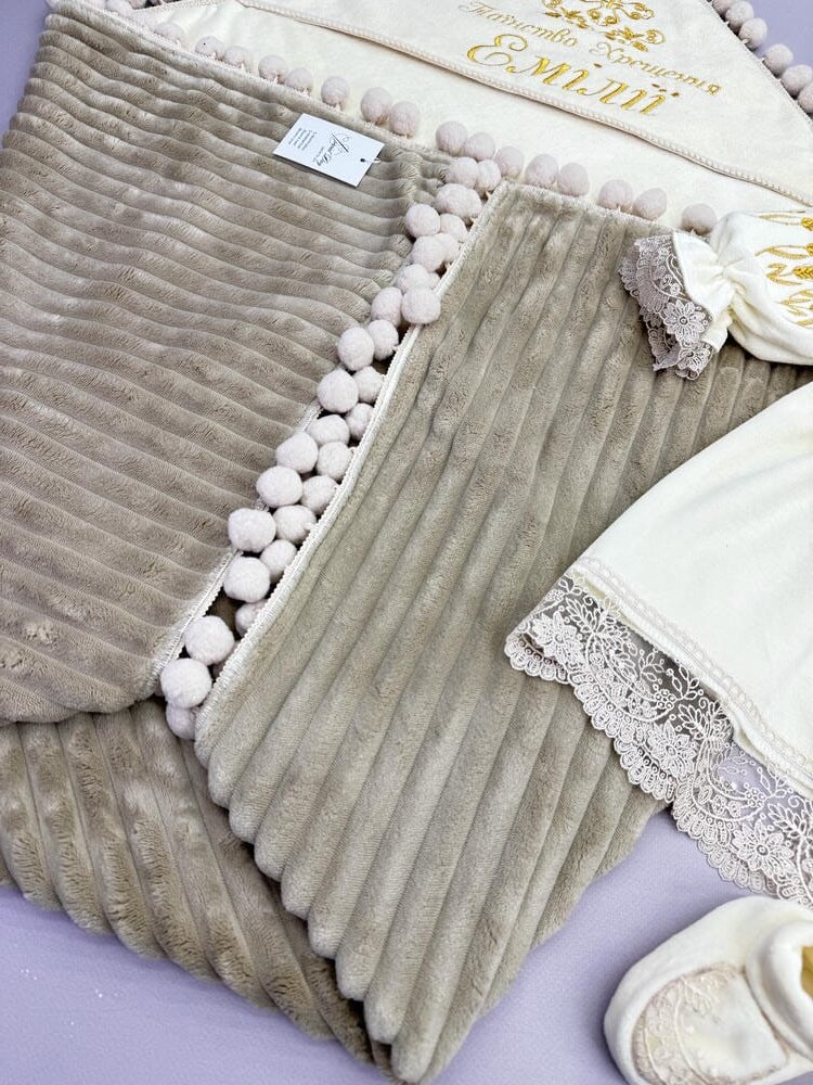 Комплект на крещение для девочки «Золотое Поле»