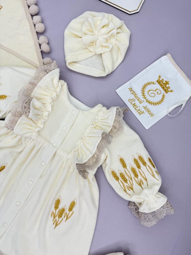 Комплект на крещение для девочки «Золотое Поле»