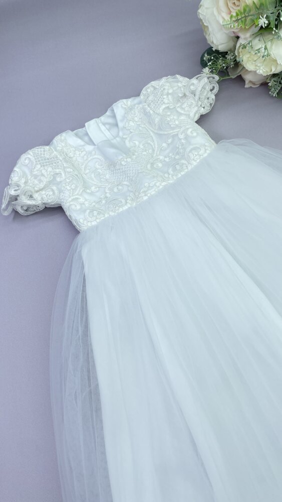 Крестильное платье «Italian Grace» из сатина, фатина и кордового кружева.