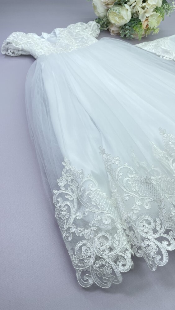 Крестильное платье «Italian Grace» из сатина, фатина и кордового кружева.