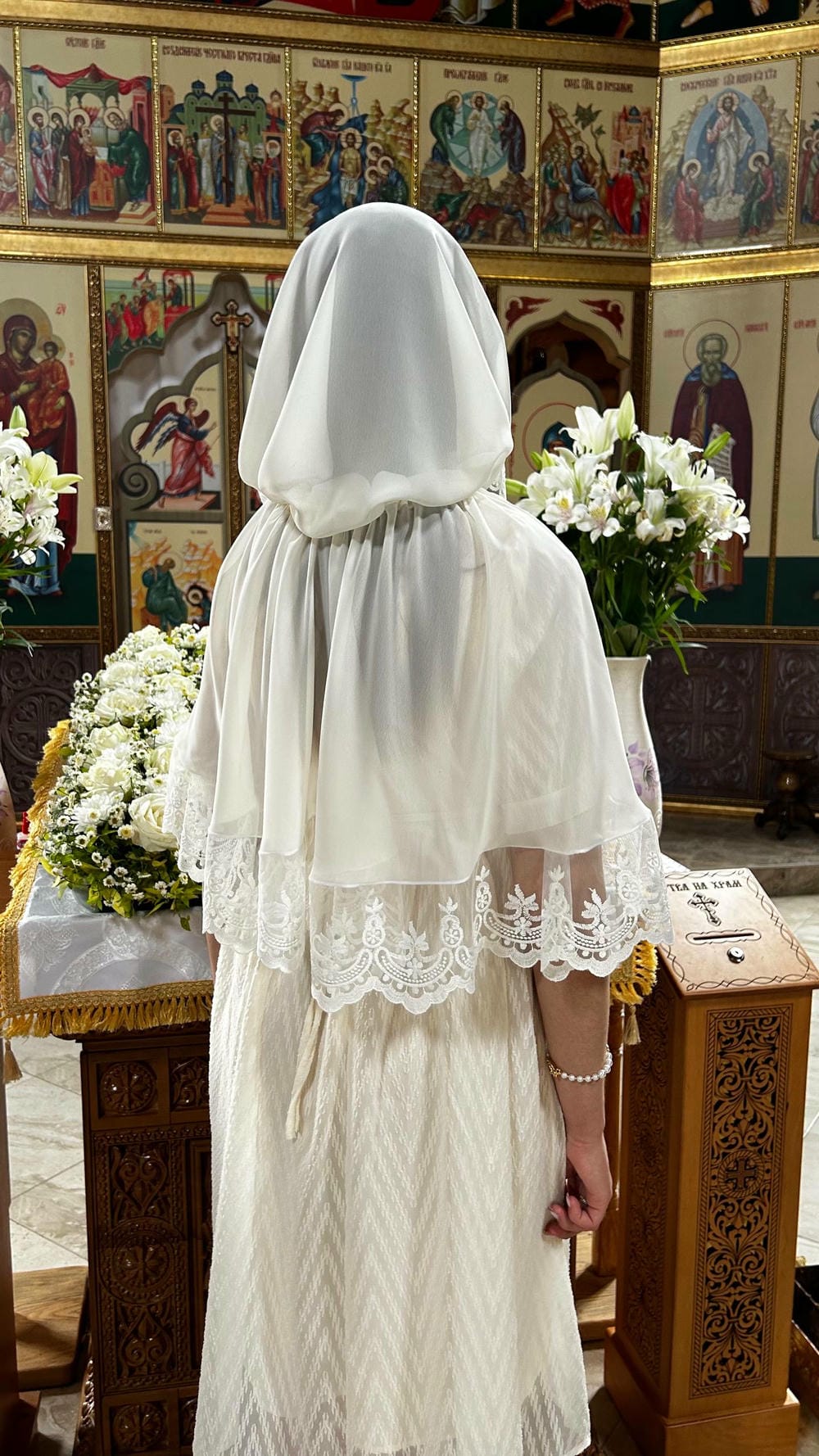Елегантний палантин для храму «Молочне сяйво»