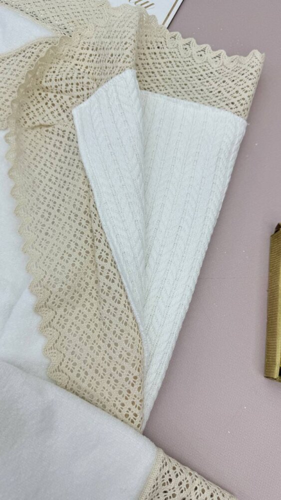 Утеплённая крыжма-плед «Beige Tradition» из велюр-махры и трикотажной косички