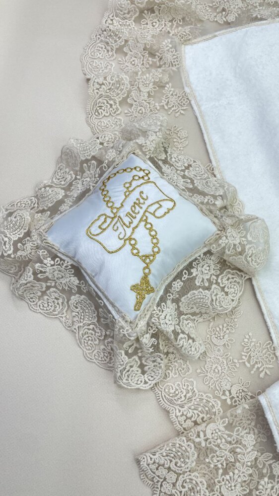 Изысканная именная подушечка для крестика «Золотое Сияние»