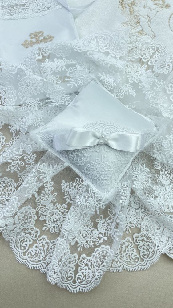 Роскошная подушечка под крестик «Аристократка»