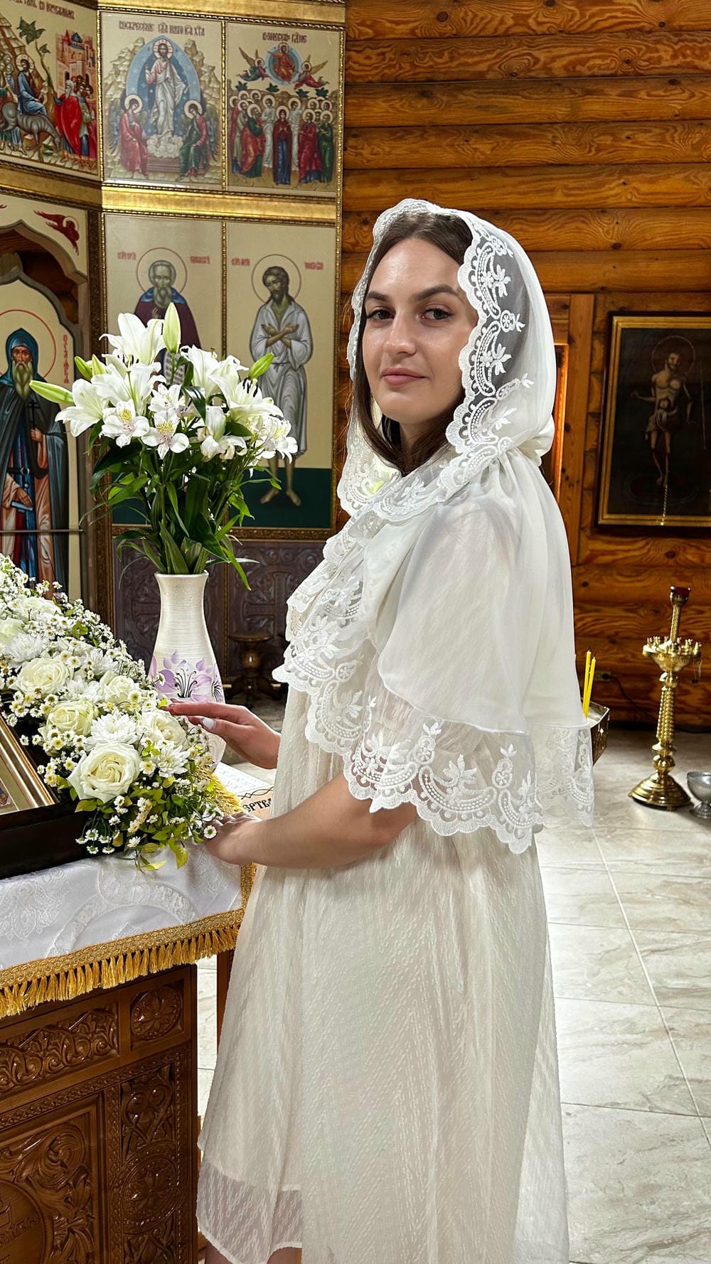 Елегантний палантин для храму «Молочне сяйво»