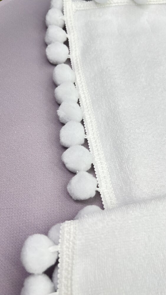 Полный крестильный набор «Ангельский оберег»: крестильная пеленка с помпонами и костюм-вышиванка