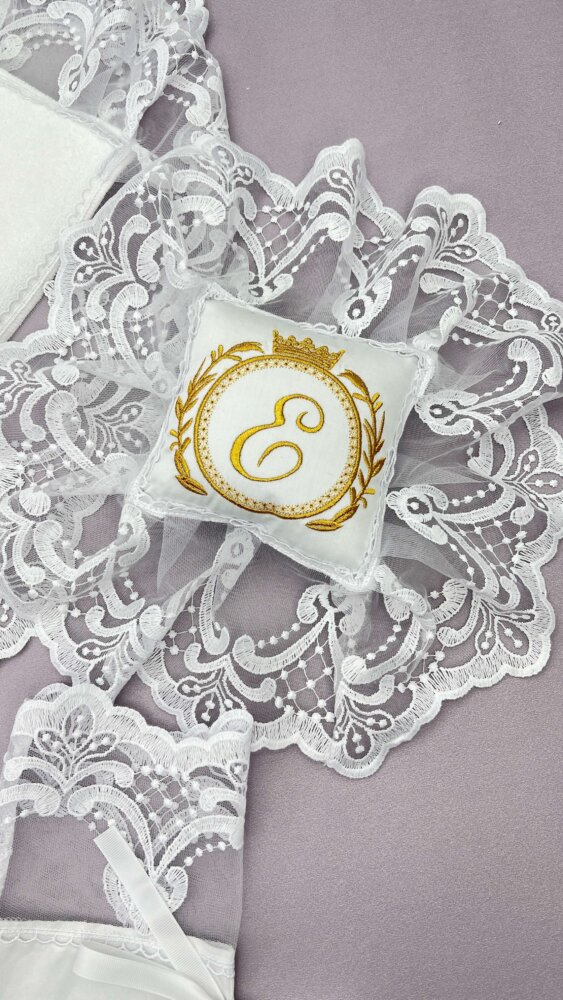 Елітний хрестильний набір «Golden Classic»: крижма, подушечка та мішечок